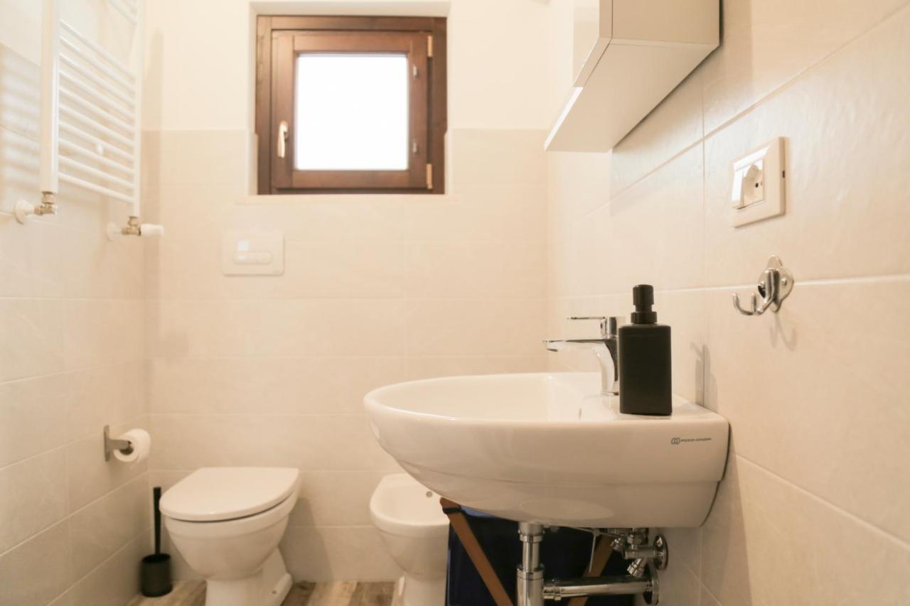 B&B Interno Sg - Monolocale LʼAquila Buitenkant foto