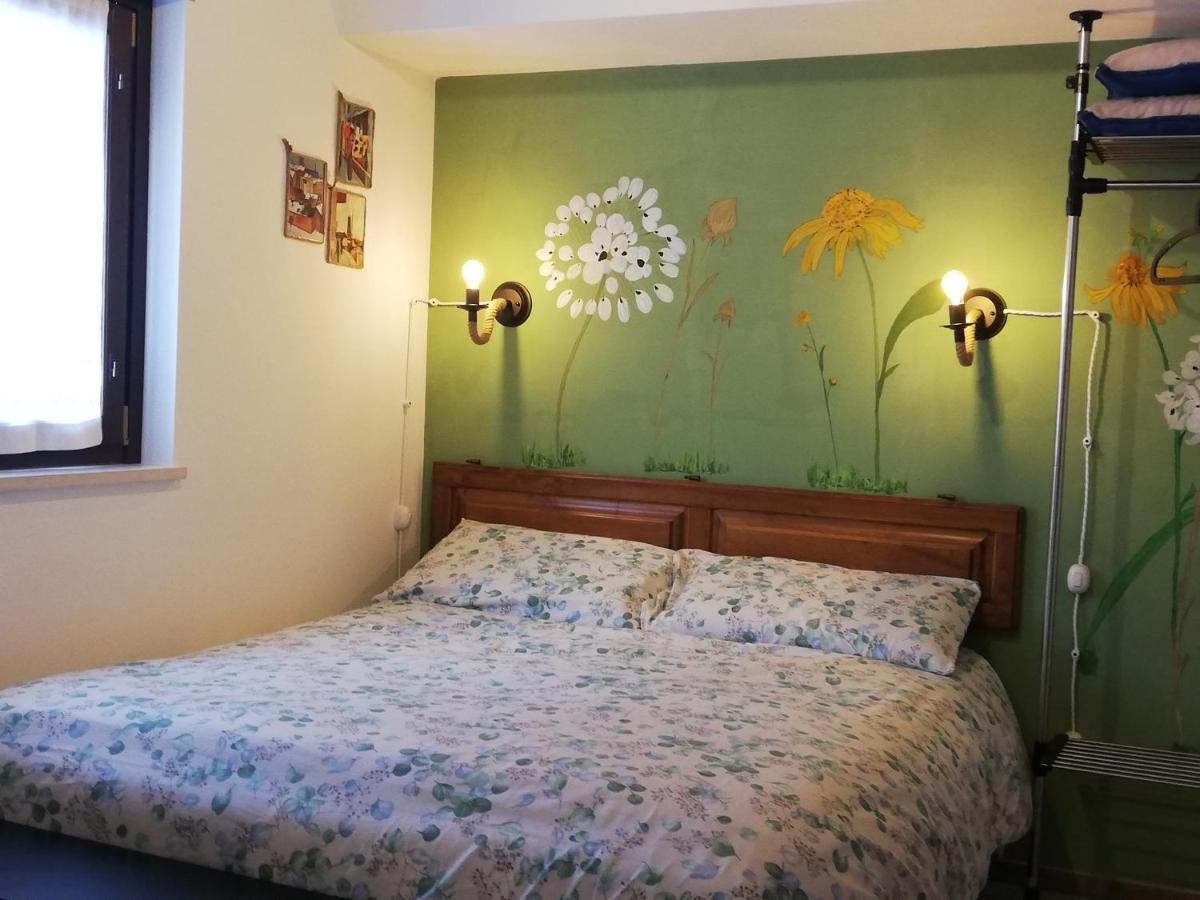 B&B Interno Sg - Monolocale LʼAquila Buitenkant foto