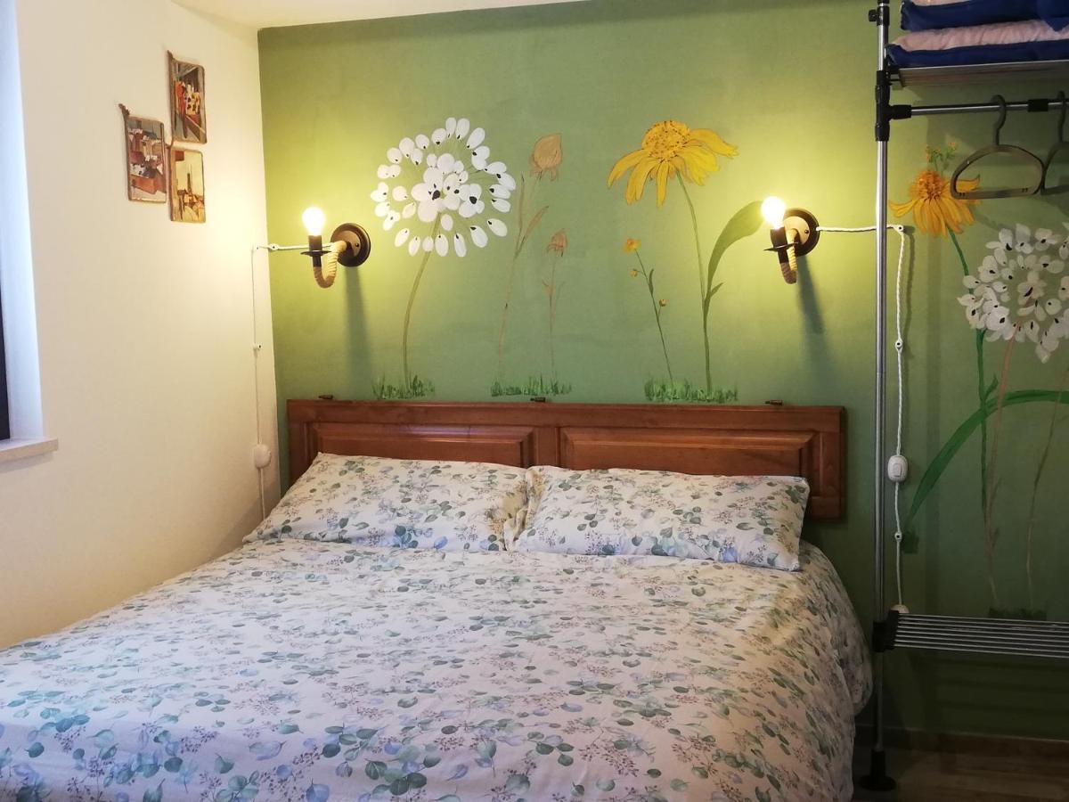 B&B Interno Sg - Monolocale LʼAquila Buitenkant foto